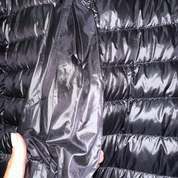 Uniqlo Packable Puffer Jacket - Picture 4 of 6